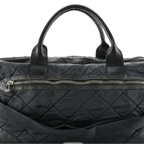 (RARE) Dolce Gabbana quilted nylon, leather trim with embossed accents “Duffle” - Picture 3 of 9